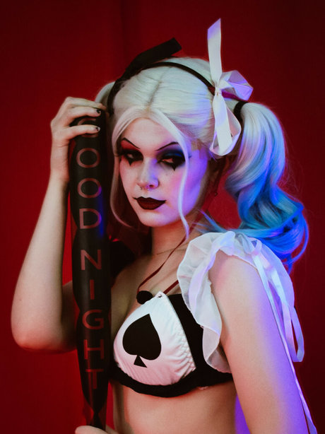 大きな黒い猫OnlyFans ポルノグラフィック 写真