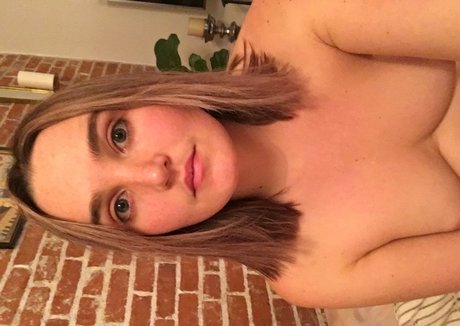 Chloe Fineman ポルノスター セクシー ギャラリー