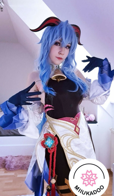 自然な赤毛のオンリーファンズ ホットヌード 写真