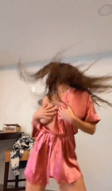 ぽっちゃり 主観視点 OnlyFans ヌード ギャラリー