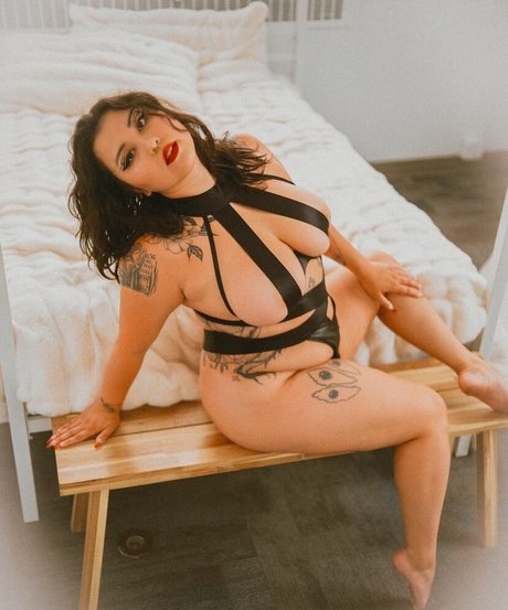 Suki Jade セクシーなスター 画像