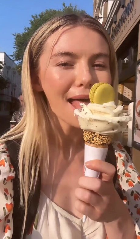 Georgia Toffolo 裸の女優 写真