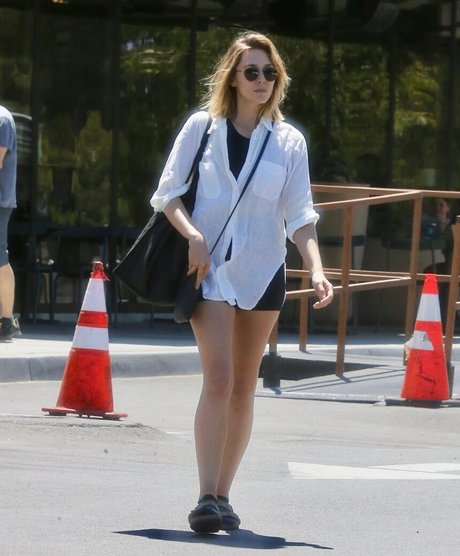 アマチュアヌードオンリーファンズ HD 写真