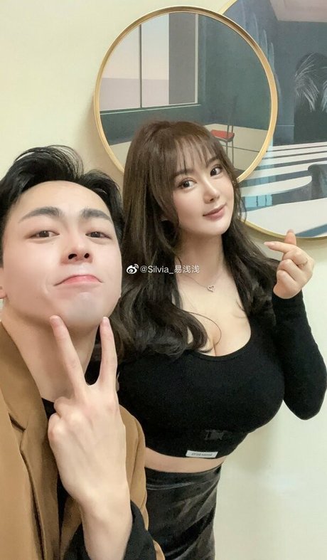 Yi Yang アダルトモデル 写真