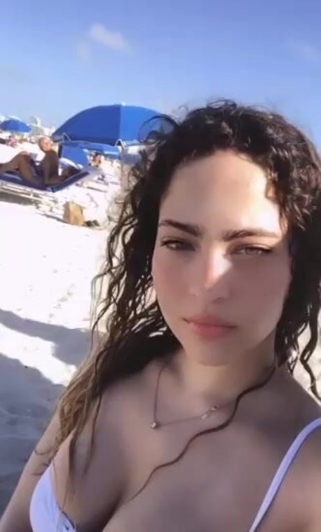 Hilenna 裸の女優 写真