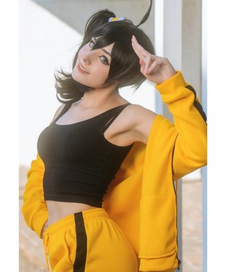 かわいいティーンのオンリーファンズ ヌード 写真