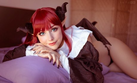 金髪クーガーオンリーファンズ ホットセクシー 写真