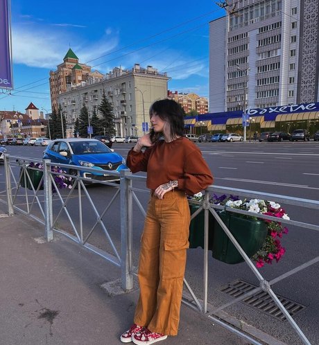 ブロンドヨガOnlyFans 無料 写真