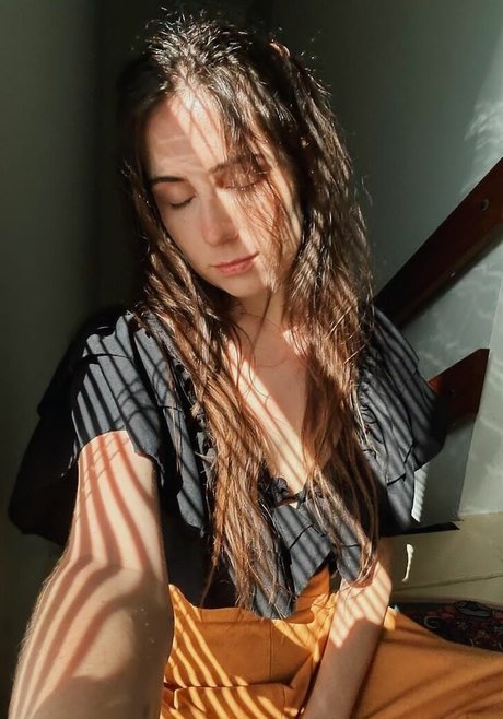 19歳のOnlyFans 無料xxx 写真