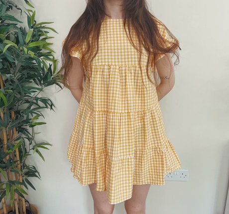 ヨガ オンリーファンズ 裸 写真