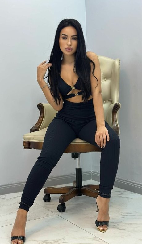 パフィーオンリーファンズ ポルノ 写真