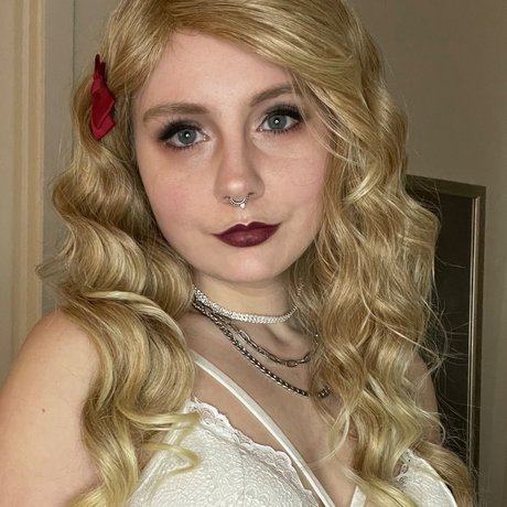 Lexa Lachance ヌードモデル 写真