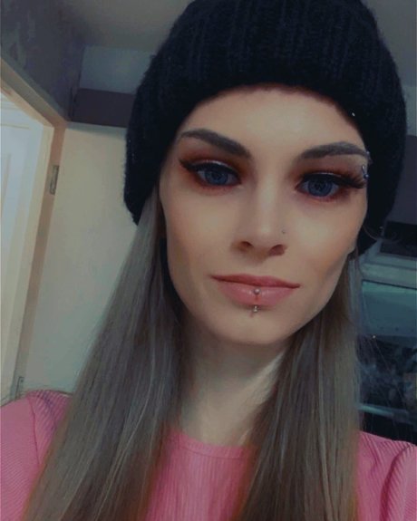 Chloe Neale トップ女優 画像