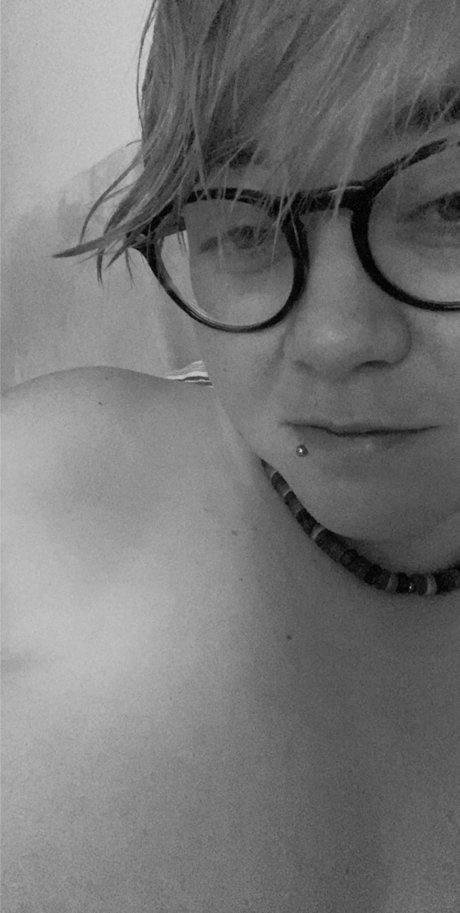 Lesbo1986 ポルノ女優 画像