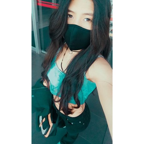 Lissie Peach 完璧なモデル 写真