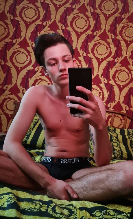 曲線美のクーガーOnlyFans エロチック 画像