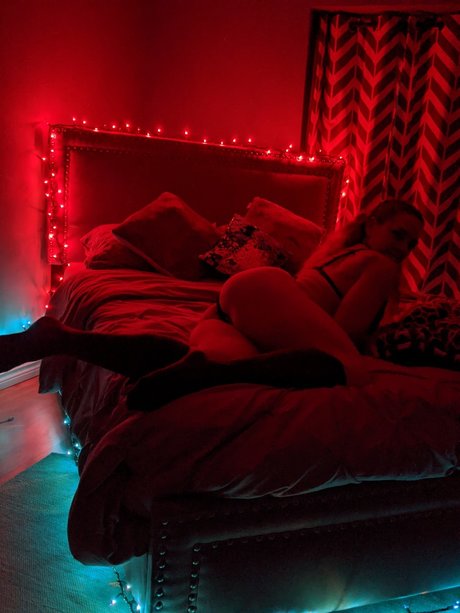 Luscious Lizsi エロティックなスター 写真