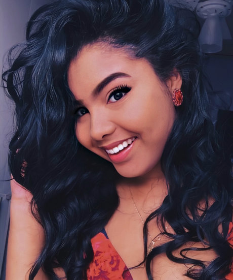 Luna Scott 高品質のポルノスター 画像