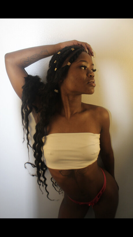 Marleii Quinn ポルノモデル 写真