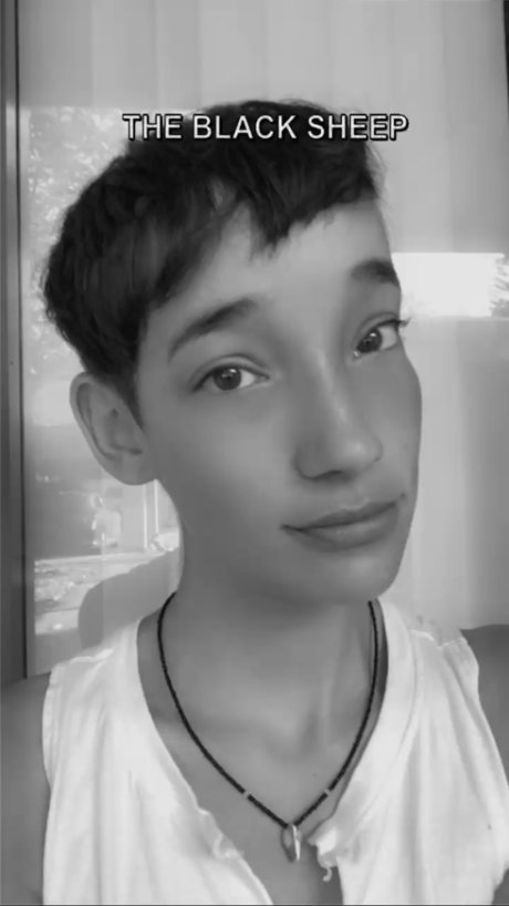 Rin Honeybun ポルノスター ヌード ギャラリー