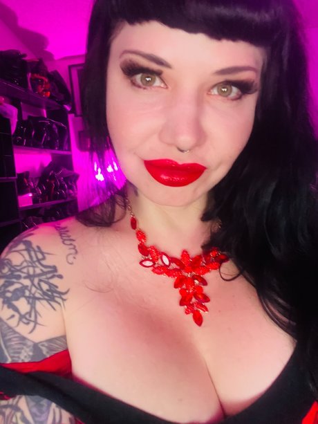 ラテン系ティーンオンリーファンズ セクシーヌード 画像