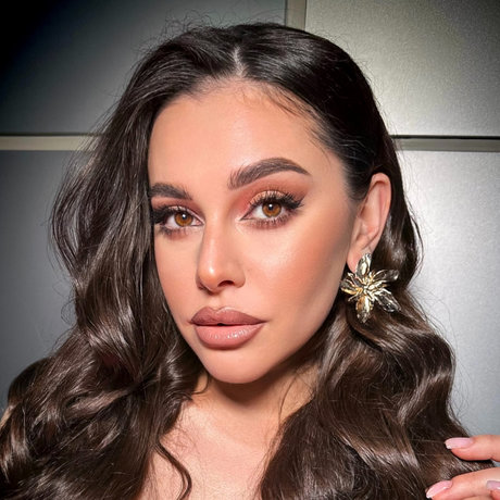 痩せたティーンのオンリーファンズ エロ 写真