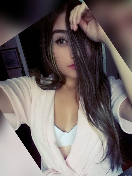 Auris xxxモデル 写真