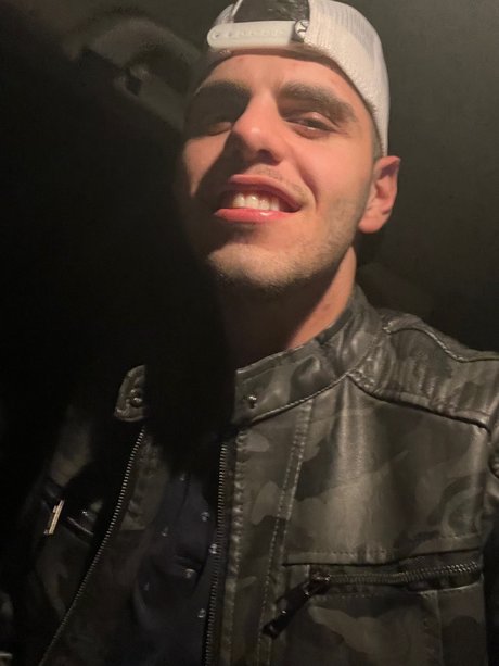 Midsavy ポルノスター 無料 画像