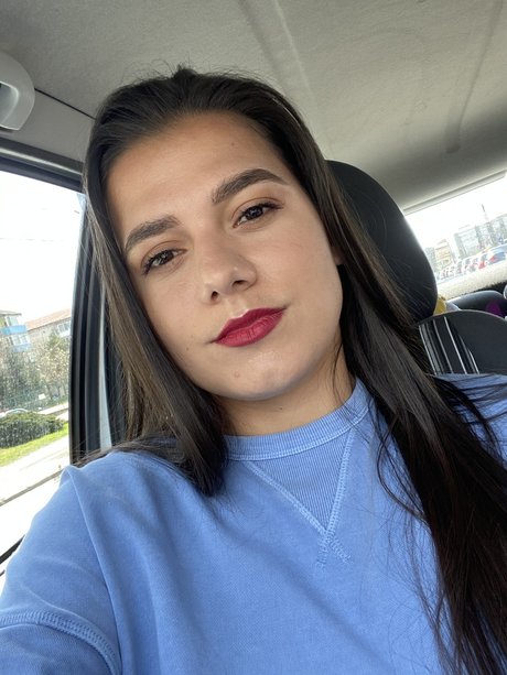 Maria Dumitru かわいいスター 画像