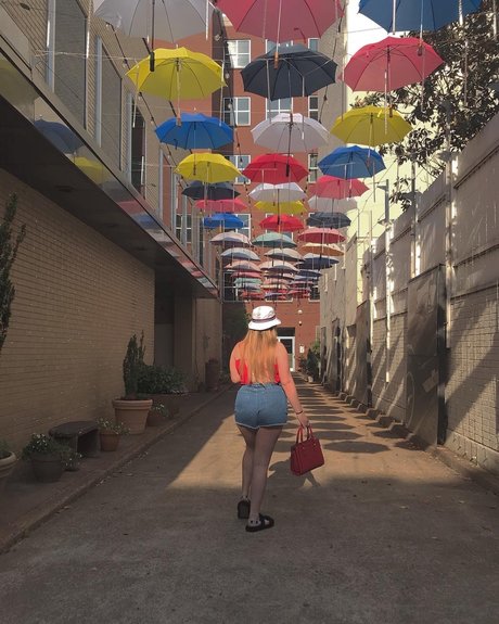 クーガーオンリーファンズ セックス 画像