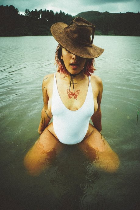 NicolejuPerretta セクシーなスター ギャラリー