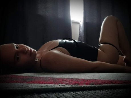 Naughtycharl セクシーなスター 画像