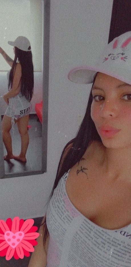 ロシアのアマチュアオンリーファンズ ホットポルノ 写真