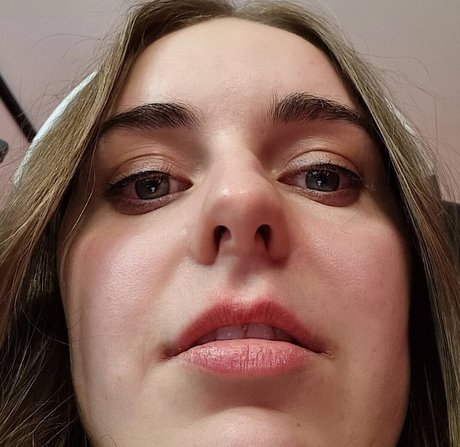 Loserfruit 裸のモデル 写真