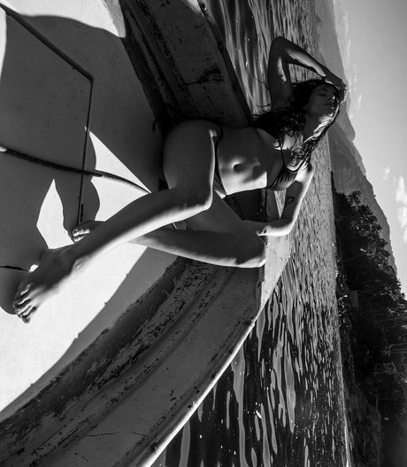 痩せたアジア人ティーン OnlyFans セクシーヌード アーカイブ