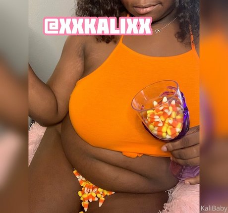 xxkalixx エロティックなポルノスター 画像