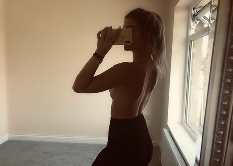 巨大な天然おっぱいオンリーファンズ アダルト無料 アーカイブ