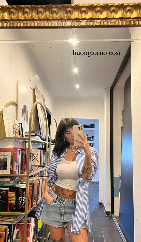 マイクロTバックOnlyFans xxx 画像