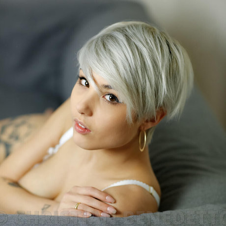 ヌード教師オンリーファンズ ホットxxx 写真