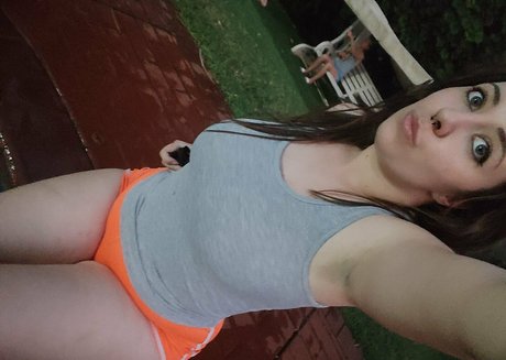 forbidden amara 裸のモデル 写真