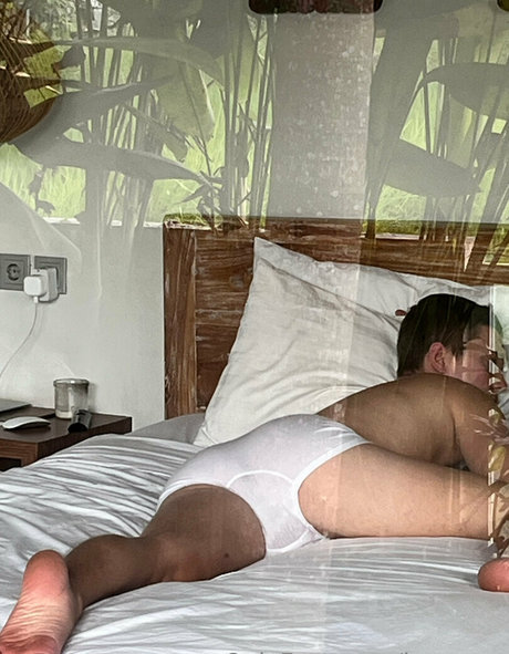 小さなオンリーファンズ セクシー 写真