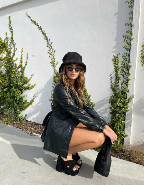 大きな乳首オンリーファンズ アダルト 写真