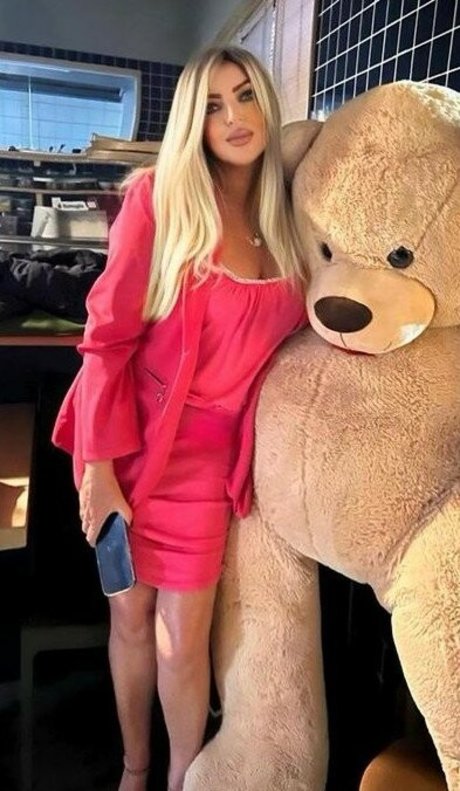 ヘンタイオンリーファンズ ポルノ 写真