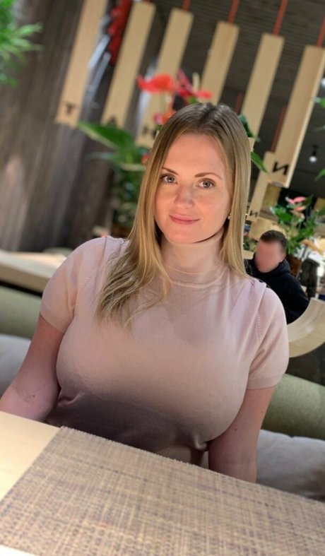 Maria Bodosova 可愛いモデル 写真