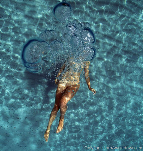 小柄なティーンオンリーファン えろた 写真