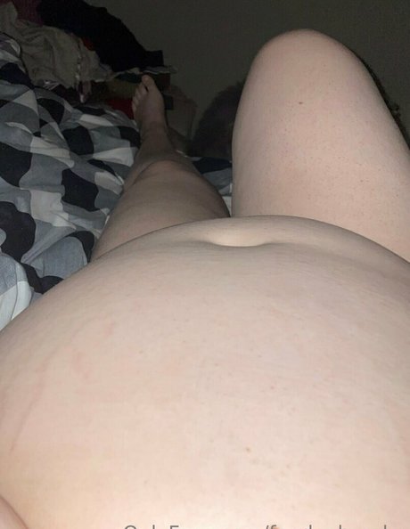 裸の熟女オンリーファンズ アートxxx 画像