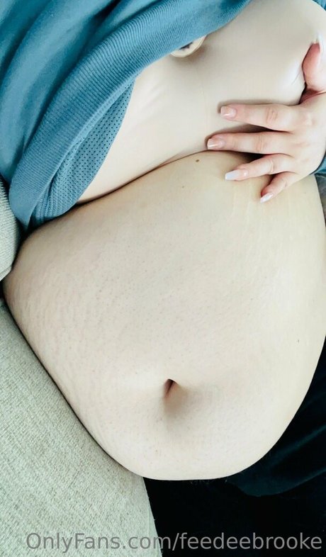 feedeebrooke セクシーなポルノスター 画像