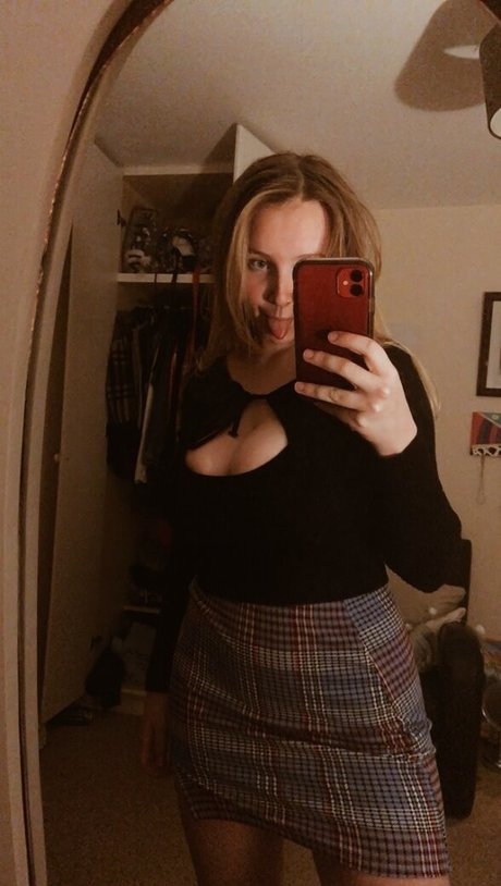 ピアス乳首オンリーファンズ セクシー裸 写真