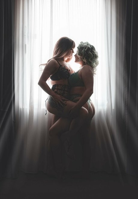 Smmi Dm セクシーモデル 写真