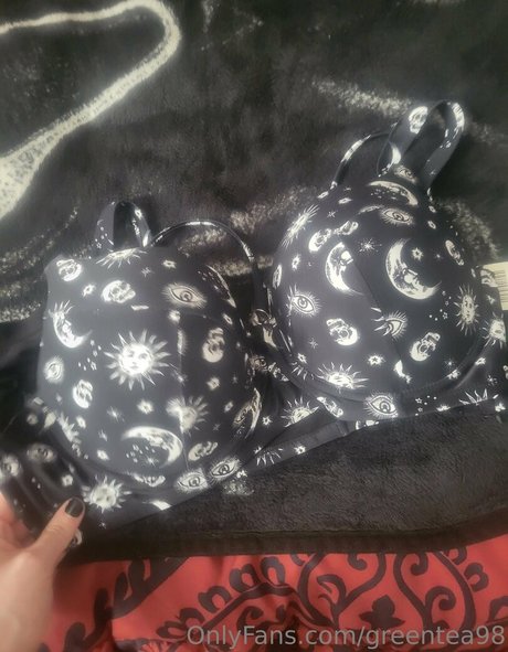 巨乳の黒人女性オンリーファンズ ホットセクシー 写真